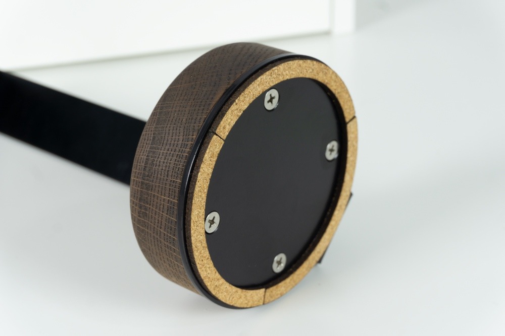 Wood Headphone stand walnut - closeup of cork base