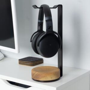 Wood Headphone stand natural - with headphones