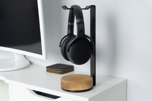 Wood Headphone stand natural - with headphones