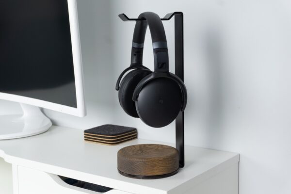 Wood Headphone stand walnut - with headphones