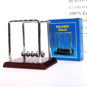 Newtons Cradle - Metallic Base with Packaging