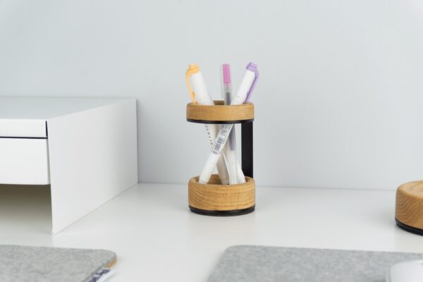 Wood Pen Holder with markers - BeaverPeak - Natural